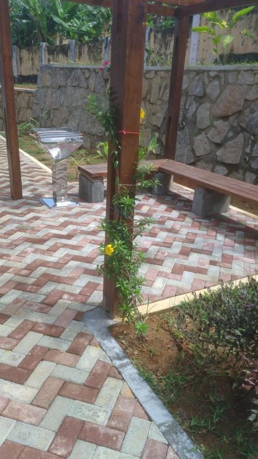 Hotel Ogumka, Self catering , Beoliere, Mahe Victoria Exterior foto