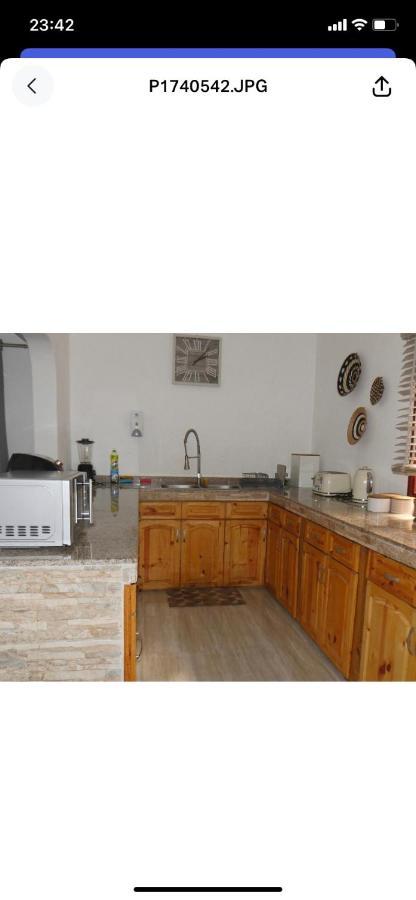 Hotel Ogumka, Self catering , Beoliere, Mahe Victoria Exterior foto